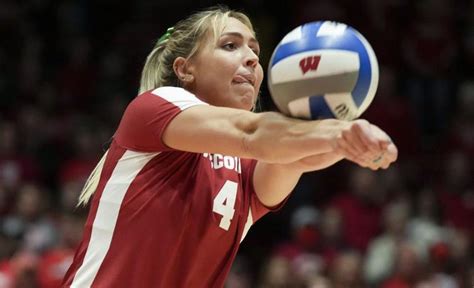 wisconsin volleyball players nude|UWPD investigating sharing of sensitive photos, video of。